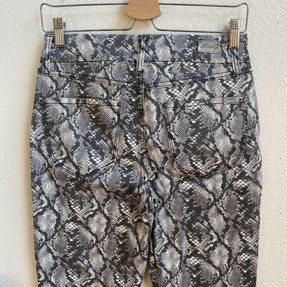 Seven7 Tummyless slimming control high rise jeans snake skin size 4 - Picture 5 of 9